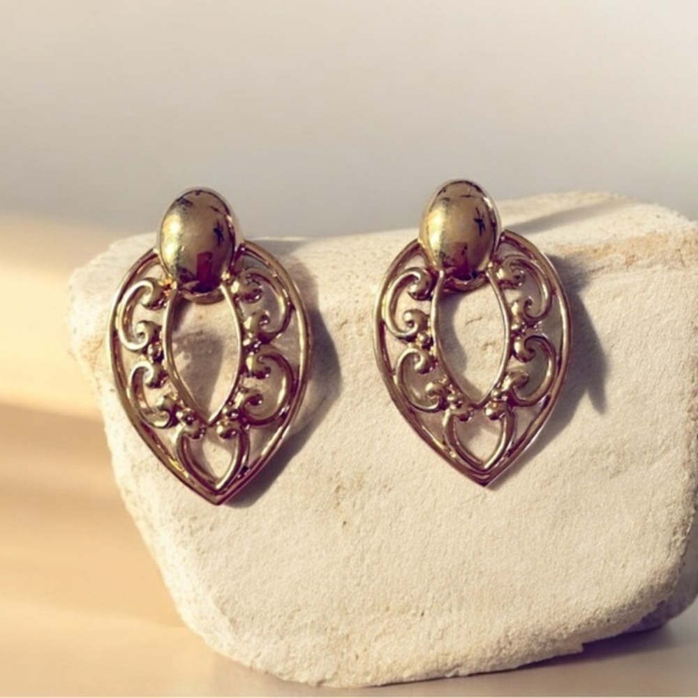 Vintage Gold Filigree Earrings pierced by Avon